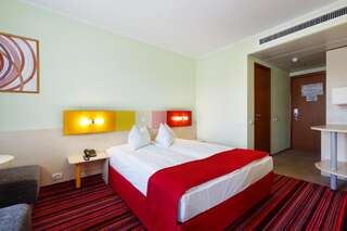 Отель Zenith - Top Country Line - Conference & Spa Hotel Мамая Standard Queen Room without Sea-View, JUPITER Building-2